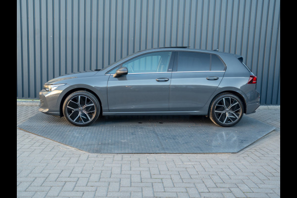 Volkswagen Golf 1.5 eTSI 50 Edition | Panodak | Stoelgeheugen | Head Up | IQ Light | Prijs Rijklaar!!