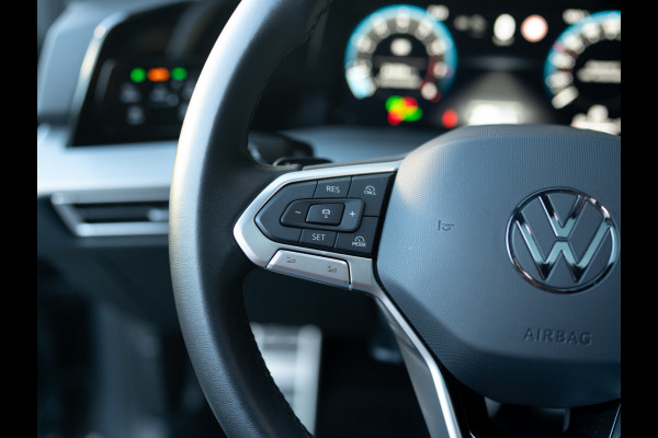 Volkswagen Golf 1.5 eTSI 50 Edition | Panodak | Stoelgeheugen | Head Up | IQ Light | Prijs Rijklaar!!