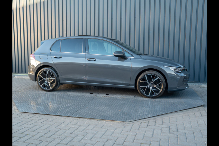 Volkswagen Golf 1.5 eTSI 50 Edition | Panodak | Stoelgeheugen | Head Up | IQ Light | Prijs Rijklaar!!