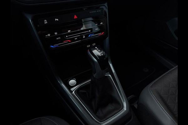 Volkswagen T-Cross 1.0 TSI 3x R-Line | LED | Dodehoek | Carplay