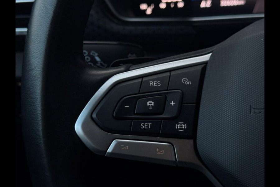 Volkswagen T-Cross 1.0 TSI 3x R-Line | LED | Dodehoek | Carplay