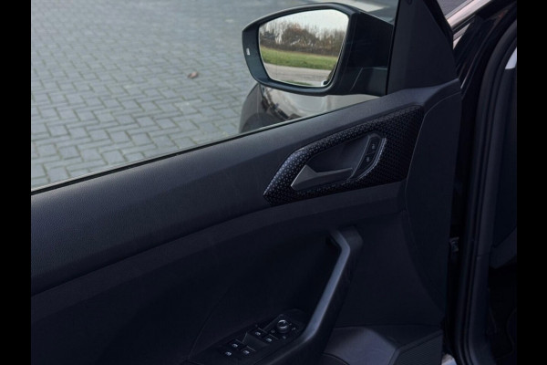 Volkswagen T-Cross 1.0 TSI 3x R-Line | LED | Dodehoek | Carplay