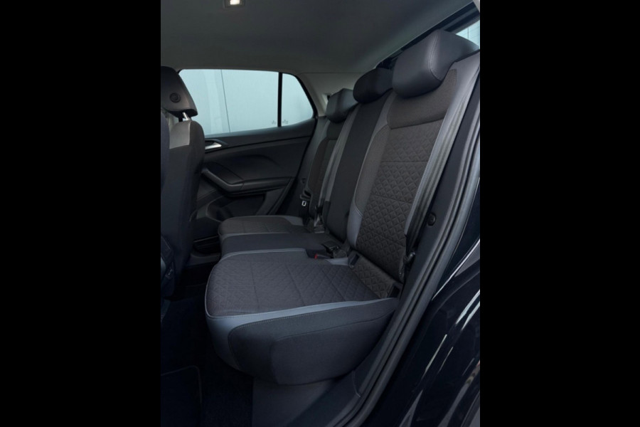 Volkswagen T-Cross 1.0 TSI 3x R-Line | LED | Dodehoek | Carplay
