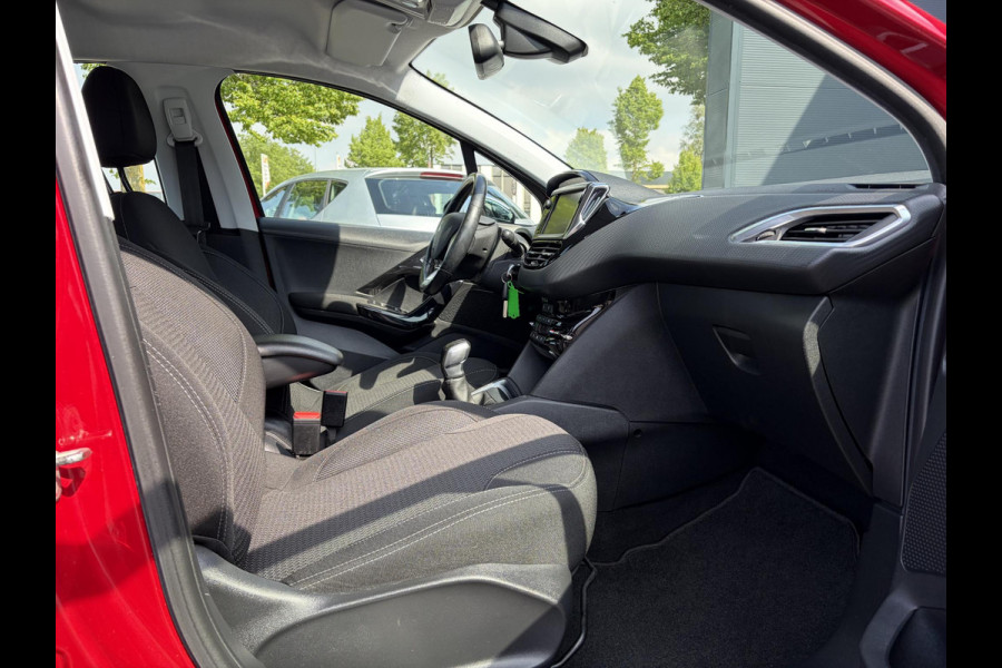 Peugeot 208 1.2 PureTech Blue Lease Executive Trekhaak,Navi,Cima,Cruise,Pdc,Net beurt gehad,Lm velgen,5 Deurs,D-riem vv in 2024,N.A.P,Apk tot 06-2027
