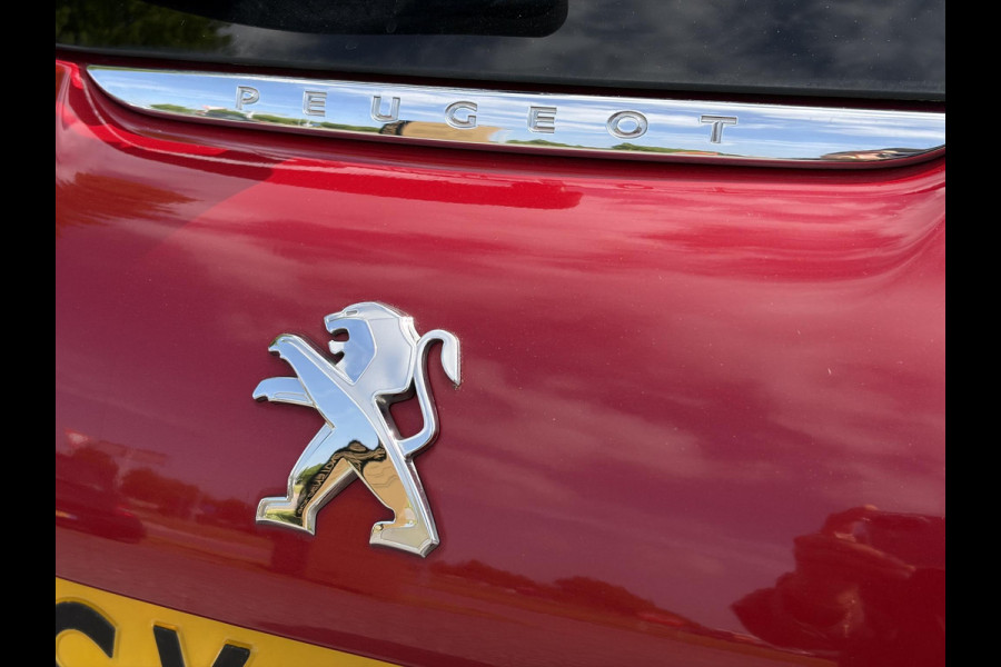 Peugeot 208 1.2 PureTech Blue Lease Executive Trekhaak,Navi,Cima,Cruise,Pdc,Net beurt gehad,Lm velgen,5 Deurs,D-riem vv in 2024,N.A.P,Apk tot 06-2027