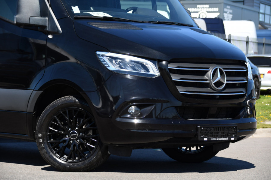 Mercedes-Benz Sprinter 317 1.9 CDI L2H2 RWD Black Edition Full Options! 360 Camera, Adaptieve Cruise, LED, 3500kg Trekhaak, Leder, Carplay, 170pk, Voorruit verwarming, Uniek!