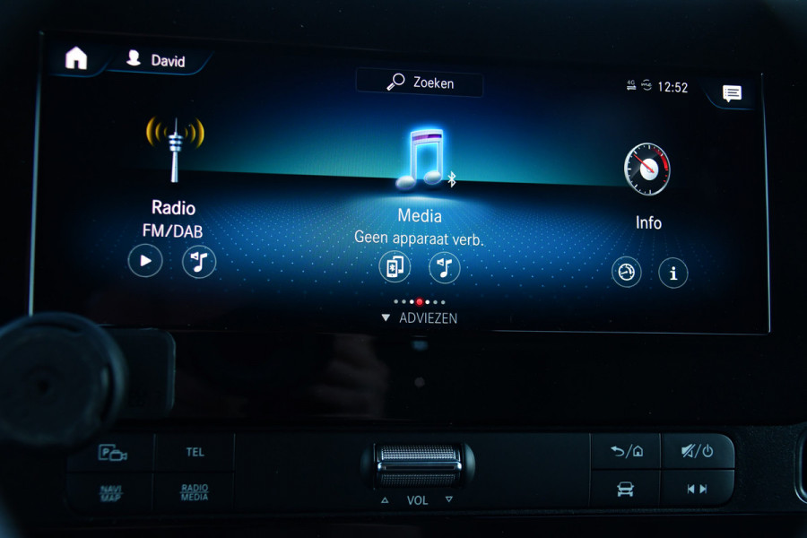 Mercedes-Benz Sprinter 317 1.9 CDI L2H2 RWD Black Edition Full Options! 360 Camera, Adaptieve Cruise, LED, 3500kg Trekhaak, Leder, Carplay, 170pk, Voorruit verwarming, Uniek!