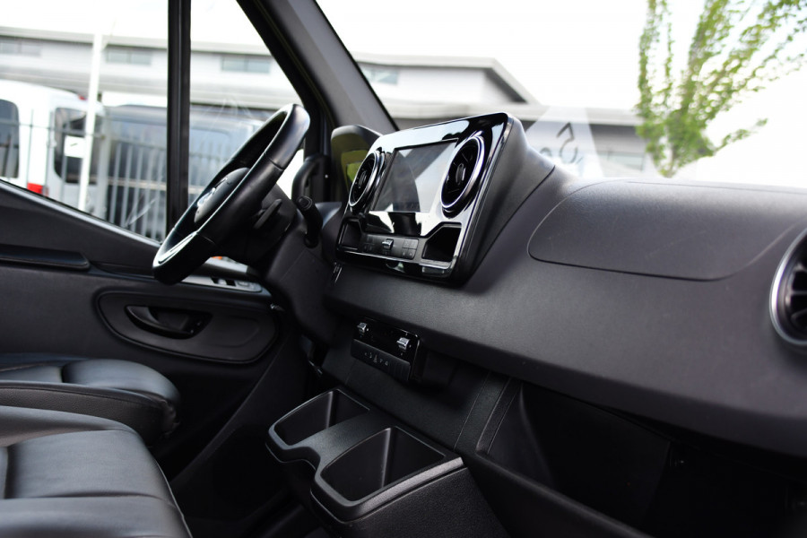 Mercedes-Benz Sprinter 519 V6 3.0 CDI L2H1 DC PB Edition N1, Cruise, Camera, Carplay, LED, 2 x Schuifdeur, 3500kg trekhaak, 10,5'' Mbux, Leder,