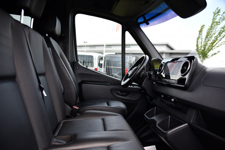 Mercedes-Benz Sprinter 519 V6 3.0 CDI L2H1 DC PB Edition N1, Cruise, Camera, Carplay, LED, 2 x Schuifdeur, 3500kg trekhaak, 10,5'' Mbux, Leder,