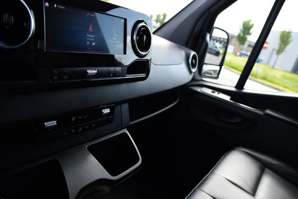 Mercedes-Benz Sprinter 519 V6 3.0 CDI L2H1 DC PB Edition N1, Cruise, Camera, Carplay, LED, 2 x Schuifdeur, 3500kg trekhaak, 10,5'' Mbux, Leder,