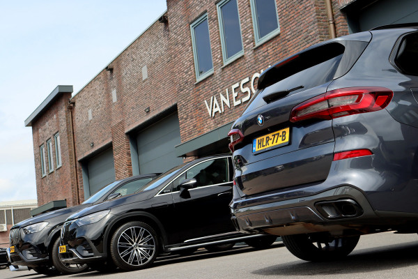 BMW X5 xDrive45e High Executive | M-Sport | Luchtvering | Achterasbesturing | Massage | HUD | Laserverlichting | Stoelventilatie | ACC | Harman&Kardon | Soft-Close | Trekhaak |