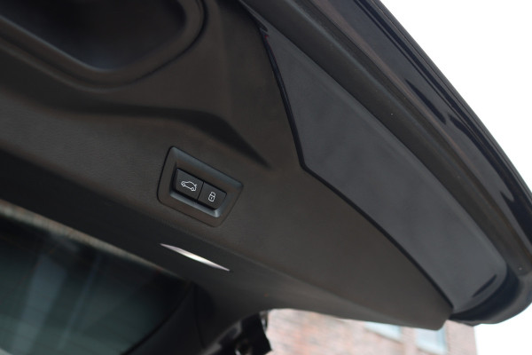 BMW X5 xDrive45e High Executive | M-Sport | Luchtvering | Achterasbesturing | Massage | HUD | Laserverlichting | Stoelventilatie | ACC | Harman&Kardon | Soft-Close | Trekhaak |