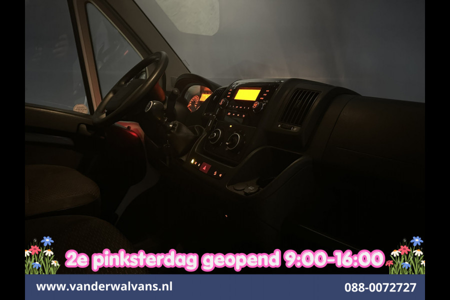 Peugeot Boxer 2.2 BlueHDi 141pk Bakwagen 436cm Lang Laadklep Euro6 Airco | Cruisecontrol | 955kg laadvermogen Bijrijdersbank