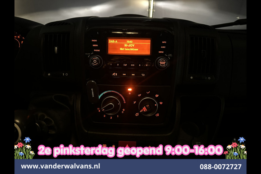 Peugeot Boxer 2.2 BlueHDi 141pk Bakwagen 436cm Lang Laadklep Euro6 Airco | Cruisecontrol | 955kg laadvermogen Bijrijdersbank