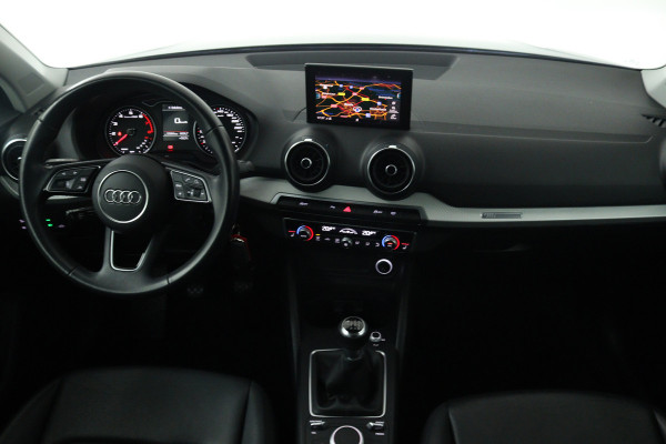 Audi Q2 30 TFSI S Edition (NAVIGATIE, LEDER, STOELVERWARMING, PARKEERSENSOREN)
