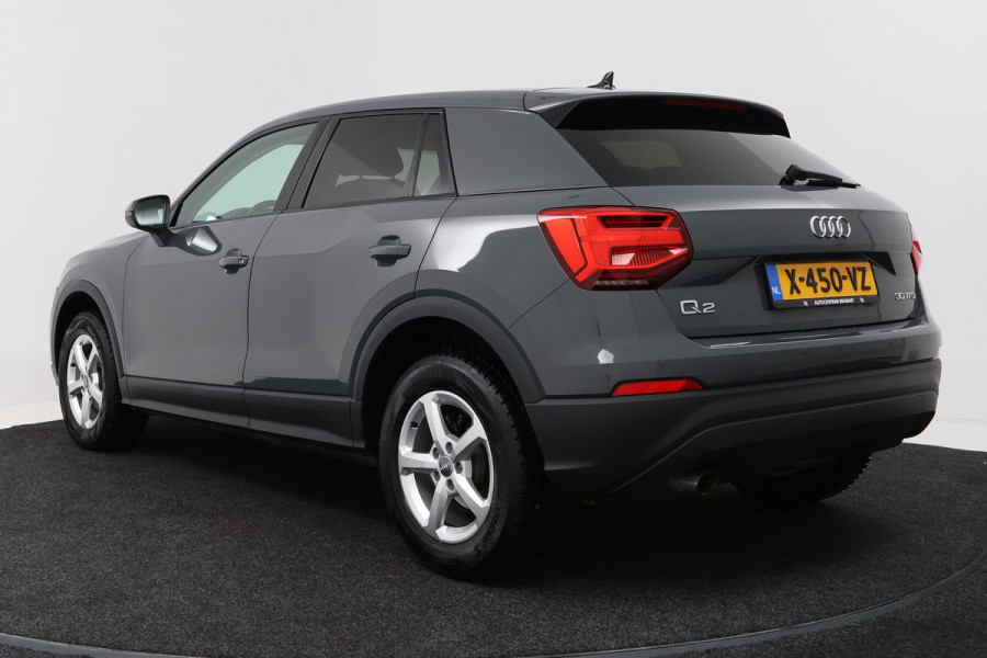 Audi Q2 30 TFSI S Edition (NAVIGATIE, LEDER, STOELVERWARMING, PARKEERSENSOREN)