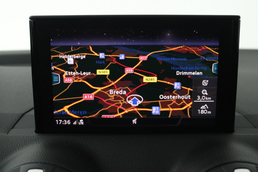 Audi Q2 30 TFSI S Edition (NAVIGATIE, LEDER, STOELVERWARMING, PARKEERSENSOREN)