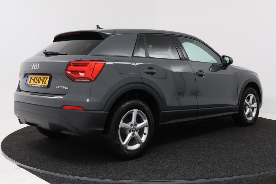 Audi Q2 30 TFSI S Edition (NAVIGATIE, LEDER, STOELVERWARMING, PARKEERSENSOREN)