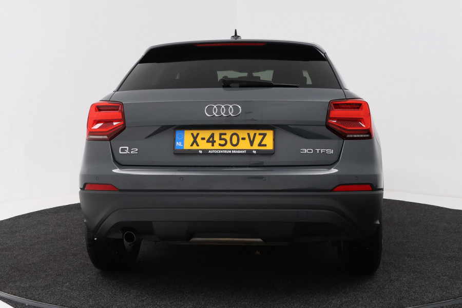 Audi Q2 30 TFSI S Edition (NAVIGATIE, LEDER, STOELVERWARMING, PARKEERSENSOREN)
