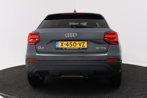 Audi Q2 30 TFSI S Edition (NAVIGATIE, LEDER, STOELVERWARMING, PARKEERSENSOREN)