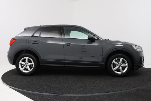 Audi Q2 30 TFSI S Edition (NAVIGATIE, LEDER, STOELVERWARMING, PARKEERSENSOREN)