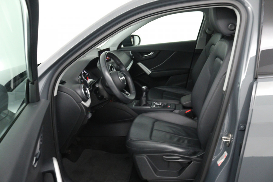 Audi Q2 30 TFSI S Edition (NAVIGATIE, LEDER, STOELVERWARMING, PARKEERSENSOREN)