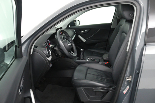 Audi Q2 30 TFSI S Edition (NAVIGATIE, LEDER, STOELVERWARMING, PARKEERSENSOREN)