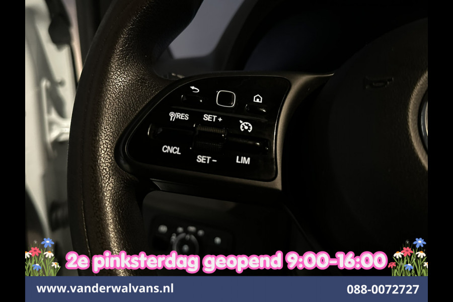 Mercedes-Benz Sprinter 314 CDI 143pk L2H2 Euro6 Airco | Camera | Trekhaak | Apple Carplay | Cruisecontrol Android Auto, Stoelverwarming, 270 Graden Achterdeuren, Bijrijdersbank