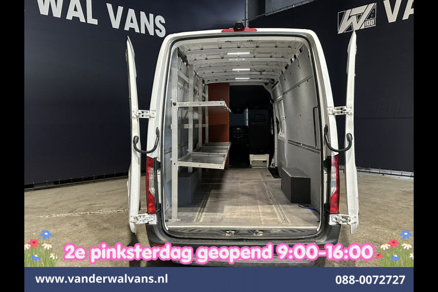 Mercedes-Benz Sprinter 316 CDI 164pk L3H2 *Post NL inrichting* Euro6 Airco | Camera | Navigatie | Apple Carplay Android Auto, Stoelverwarming, 270 graden achterdeuren, schappen, doorloopdeur