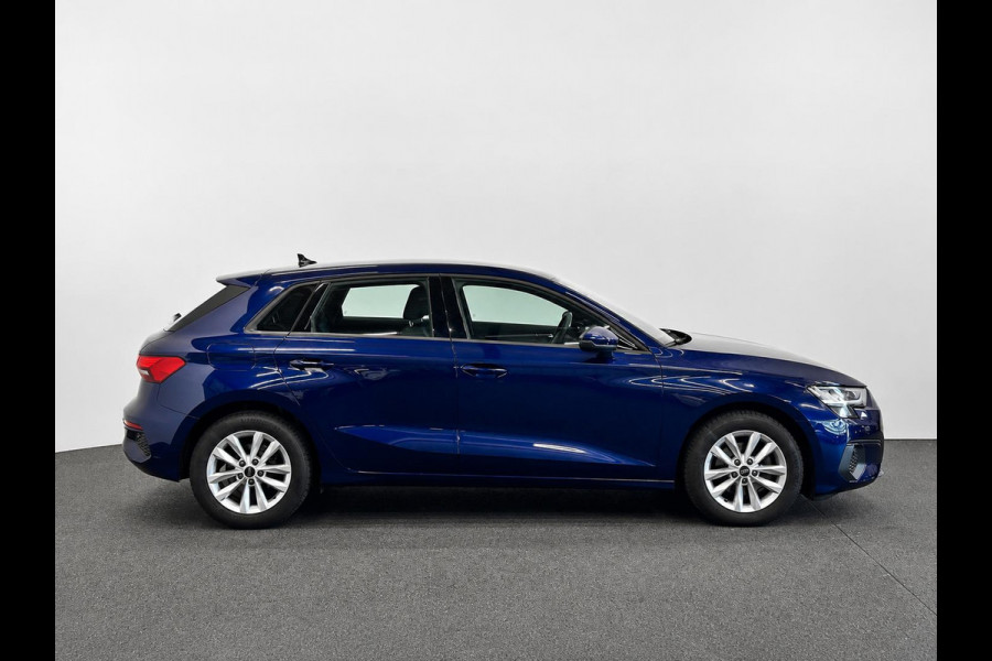 Audi A3 Sportback 30 TFSI Pro Line Navigatie Apple Carplay Android Auto Parkeersensoren achter Cruise Control Full Led Climate Control Lichtmetalen velgen