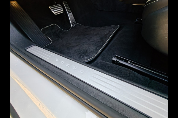 Volvo S60 B4 211PK R-Design | BLIS | Adapt. Cruise | Stoel/Stuur verwarm. | H&K | Trekhaak