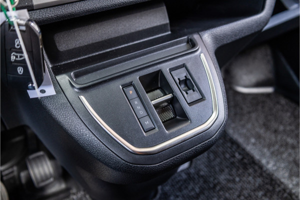 Citroën Jumpy 2.0 BlueHDI 180 L3 | CarPlay | Camera | L+R Schuifdeur | AV Edition | BPM Vrij | 3-Zitter | Navigatie | DAB | Cruise control | PDC | Spoilerkit