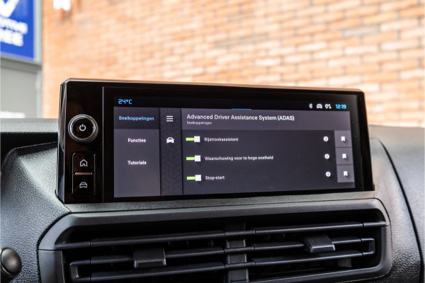 Citroën Jumpy 2.0 BlueHDI 180 L3 | CarPlay | Camera | L+R Schuifdeur | AV Edition | BPM Vrij | 3-Zitter | Navigatie | DAB | Cruise control | PDC | Spoilerkit