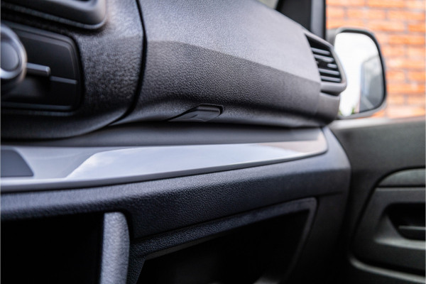 Citroën Jumpy 2.0 BlueHDI 180 L3 | CarPlay | Camera | L+R Schuifdeur | AV Edition | BPM Vrij | 3-Zitter | Navigatie | DAB | Cruise control | PDC | Spoilerkit