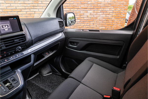 Citroën Jumpy 2.0 BlueHDI 180 L3 | CarPlay | Camera | L+R Schuifdeur | AV Edition | BPM Vrij | 3-Zitter | Navigatie | DAB | Cruise control | PDC | Spoilerkit