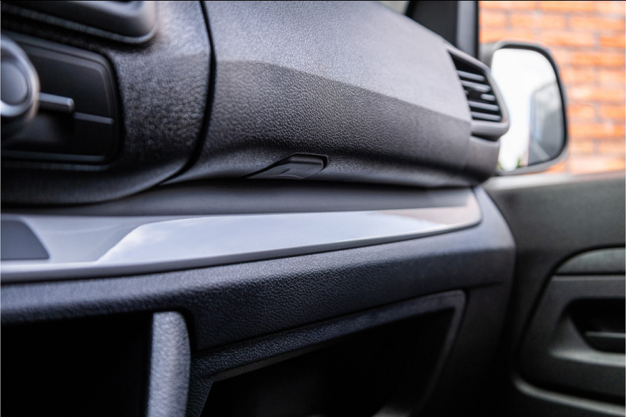 Citroën Jumpy 2.0 BlueHDI 180 L3 | CarPlay | Camera | L+R Schuifdeur | AV Edition | BPM Vrij | 3-Zitter | Navigatie | DAB | Cruise control | PDC | Spoilerkit