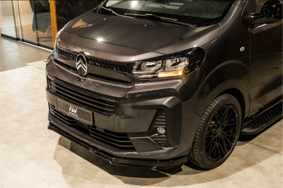 Citroën Jumpy 2.0 BlueHDI 180 L3 | CarPlay | Camera | L+R Schuifdeur | AV Edition | BPM Vrij | 3-Zitter | Navigatie | DAB | Cruise control | PDC | Spoilerkit