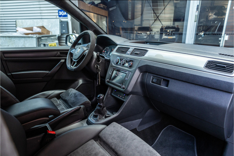 Volkswagen Caddy 2.0 TDI L2H1 Maxi Exclusive | Bi-Xenon | CarPlay | Elek stoelen | Stoelverwarming | Camera | Alcantara bekleding | MF Stuur | Nieuwe APK