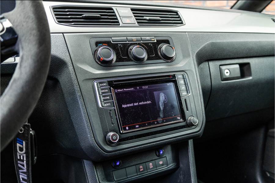Volkswagen Caddy 2.0 TDI L2H1 Maxi Exclusive | Bi-Xenon | CarPlay | Elek stoelen | Stoelverwarming | Camera | Alcantara bekleding | MF Stuur | Nieuwe APK
