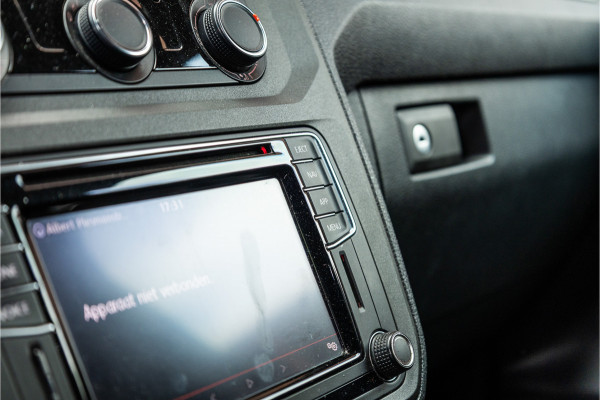 Volkswagen Caddy 2.0 TDI L2H1 Maxi Exclusive | Bi-Xenon | CarPlay | Elek stoelen | Stoelverwarming | Camera | Alcantara bekleding | MF Stuur | Nieuwe APK
