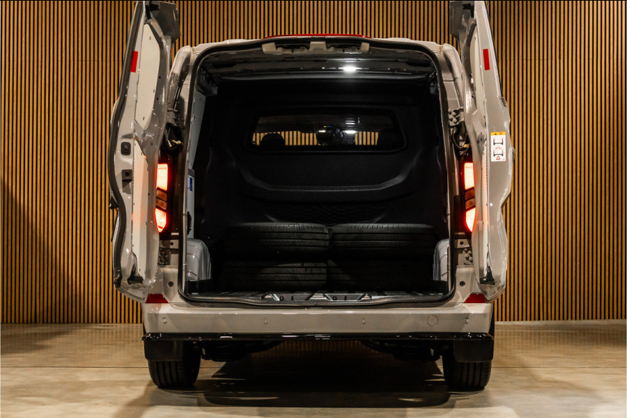 Ford Transit Custom 320 2.0 TDCI 150 PK L2H1 Limited DC | Dubbel Cabine | ACC | Blind Spot | Navigatie | Camera | CarPlay | Lane Assist | Stoelverwa | Trekhaak | Verlengde fabrieksgarantie tot 12-2029