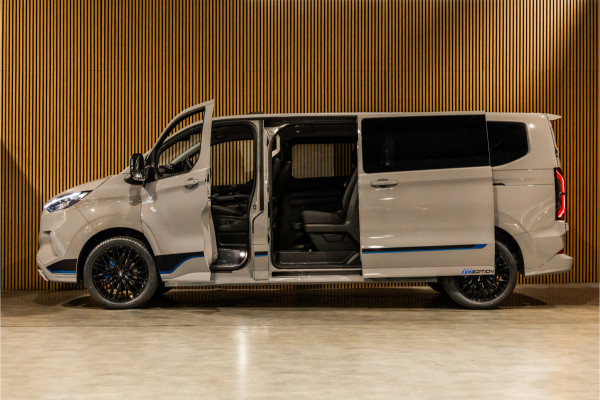Ford Transit Custom 2.0 TDCI L2H1 SPORT 170 PK DC | BPM VRIJ | DUBBEL CABINE | 360 CAMERA | ACC | BLIS | NAVIGATIE | CARPLAY | LANE ASSIST | ELEK  TREKHAAK | 5-ZITTER | VERLENGDE FABRIEKSGARANTIE TOT 12-2029