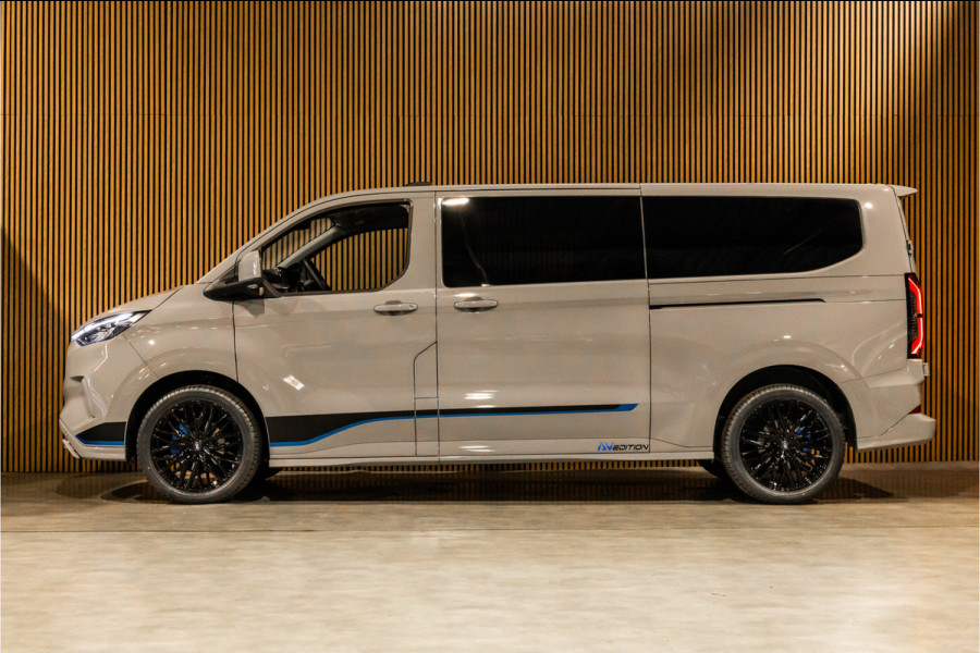 Ford Transit Custom 2.0 TDCI L2H1 SPORT 170 PK DC | BPM VRIJ | DUBBEL CABINE | 360 CAMERA | ACC | BLIS | NAVIGATIE | CARPLAY | LANE ASSIST | ELEK  TREKHAAK | 5-ZITTER | VERLENGDE FABRIEKSGARANTIE TOT 12-2029