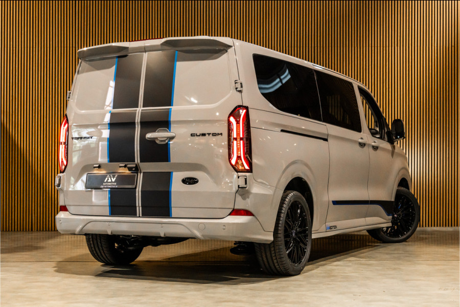 Ford Transit Custom 2.0 TDCI L2H1 SPORT 170 PK DC | BPM VRIJ | DUBBEL CABINE | 360 CAMERA | ACC | BLIS | NAVIGATIE | CARPLAY | LANE ASSIST | ELEK  TREKHAAK | 5-ZITTER | VERLENGDE FABRIEKSGARANTIE TOT 12-2029