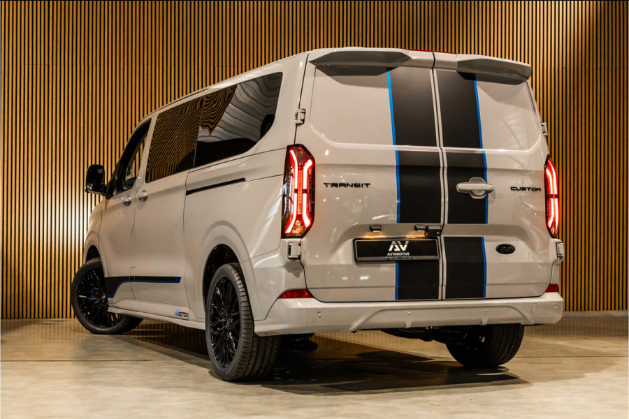 Ford Transit Custom 2.0 TDCI L2H1 SPORT 170 PK DC | BPM VRIJ | DUBBEL CABINE | 360 CAMERA | ACC | BLIS | NAVIGATIE | CARPLAY | LANE ASSIST | ELEK  TREKHAAK | 5-ZITTER | VERLENGDE FABRIEKSGARANTIE TOT 12-2029