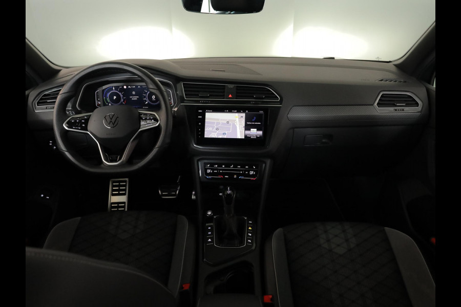 Volkswagen Tiguan 1.4 TSI eHybrid R-Line Business 245pk | 19'LM-velgen| Pano-dak| Camera| trekhaak afneembaar