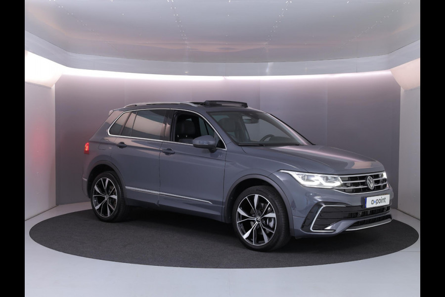 Volkswagen Tiguan 1.4 TSI eHybrid R-Line Business 245pk | 19'LM-velgen| Pano-dak| Camera| trekhaak afneembaar
