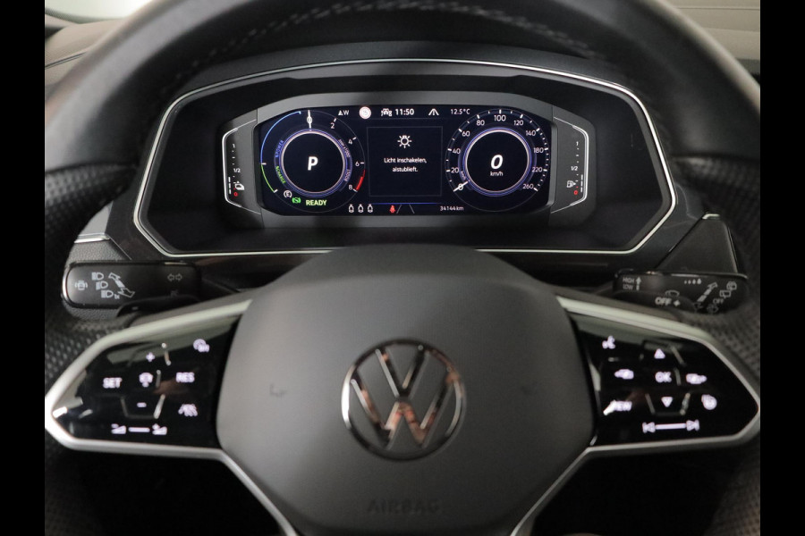 Volkswagen Tiguan 1.4 TSI eHybrid R-Line Business 245pk | 19'LM-velgen| Pano-dak| Camera| trekhaak afneembaar