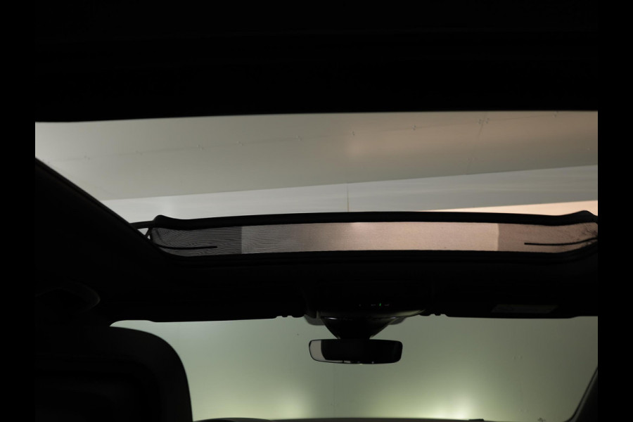 Volkswagen Tiguan 1.4 TSI eHybrid R-Line Business 245pk | 19'LM-velgen| Pano-dak| Camera| trekhaak afneembaar