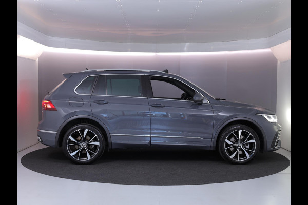 Volkswagen Tiguan 1.4 TSI eHybrid R-Line Business 245pk | 19'LM-velgen| Pano-dak| Camera| trekhaak afneembaar